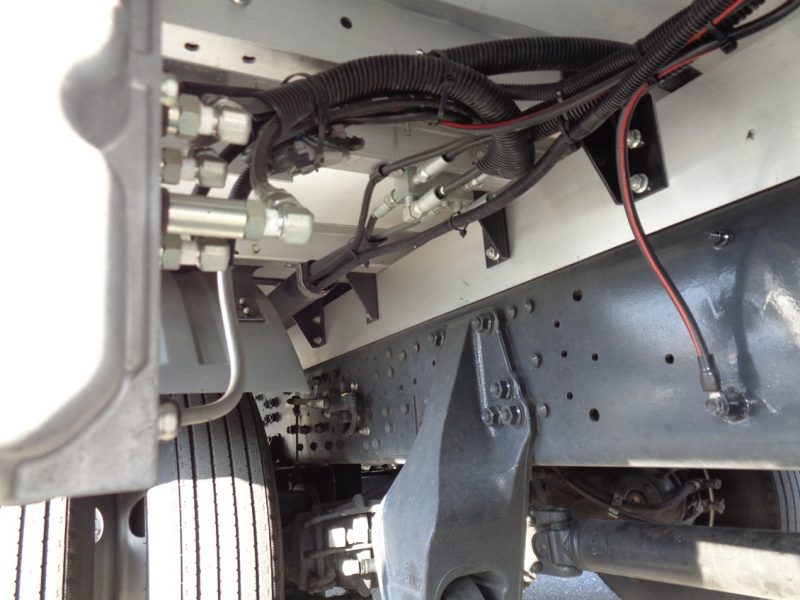 三菱 中型トラック ウィングワイドエアサス格納PG付 画像