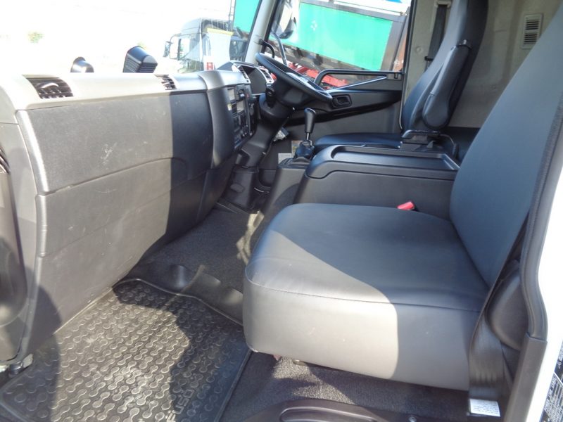 三菱 中型トラック ウィングワイドエアサス格納PG付 画像