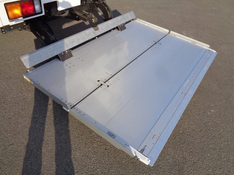 三菱 中型トラック ウィングワイドエアサス格納PG付 画像