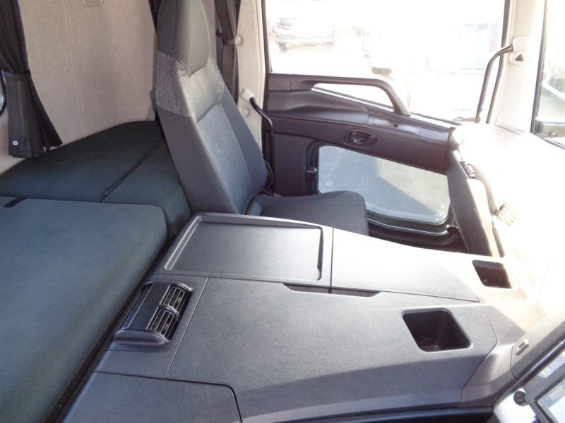 三菱 大型トラック トラクタハイルーフ18t 画像