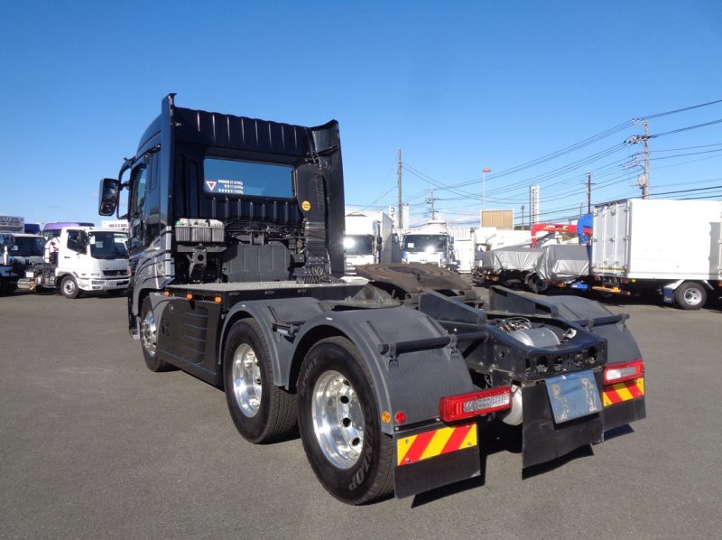 三菱 大型トラック トラクタハイルーフ18t 画像