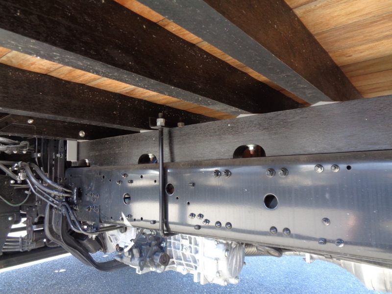 三菱 大型トラック 増tアルミ平ワイドPTO付(8.4t)6.2m 画像