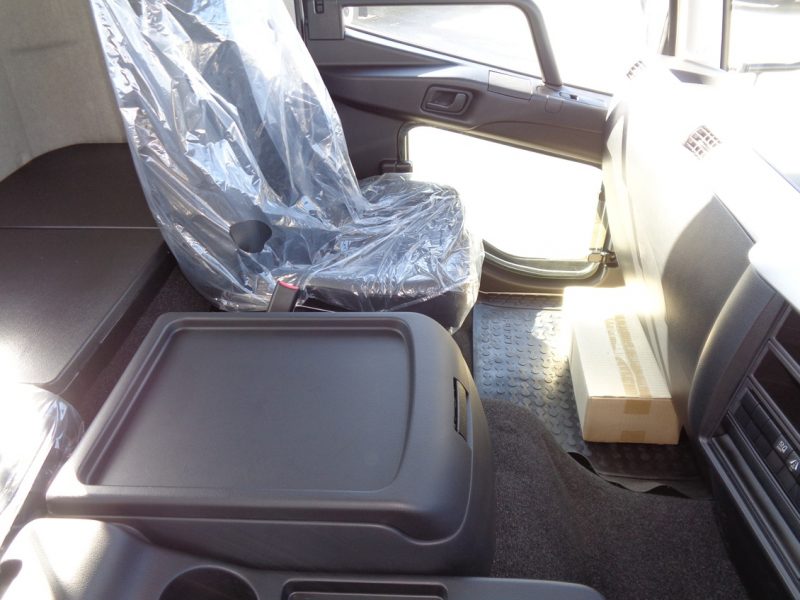 三菱 大型トラック 増tアルミ平ワイドPTO付(8.4t)6.2m 画像