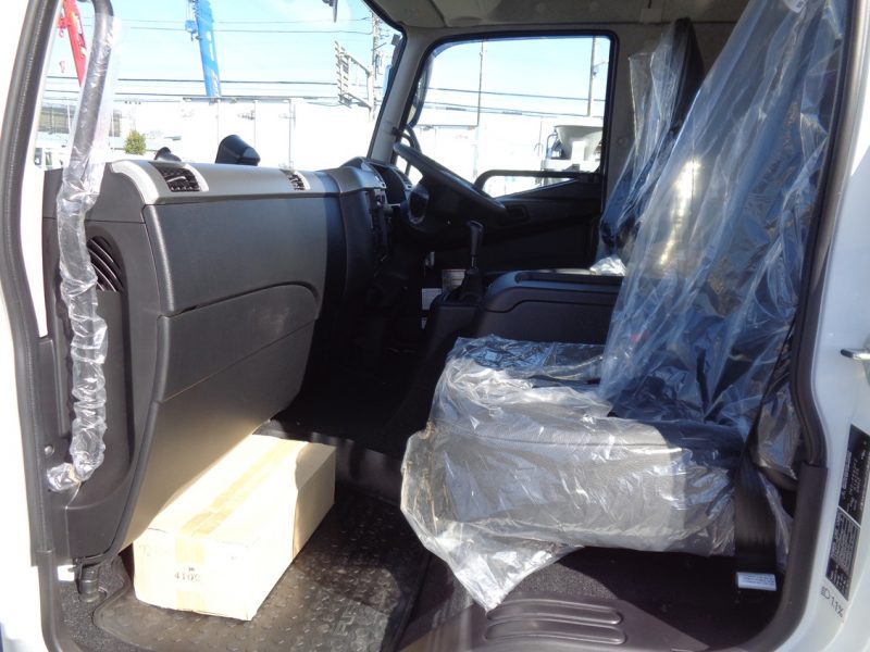 三菱 大型トラック 増tアルミ平ワイドPTO付(8.4t)6.2m 画像