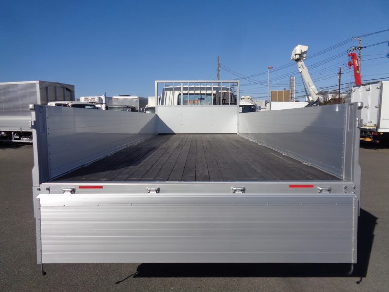 三菱 大型トラック 増tアルミ平ワイドPTO付(8.4t)6.2m 画像