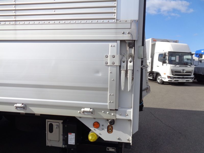 三菱 中型トラック ウィングワイドはね上げPG付 画像