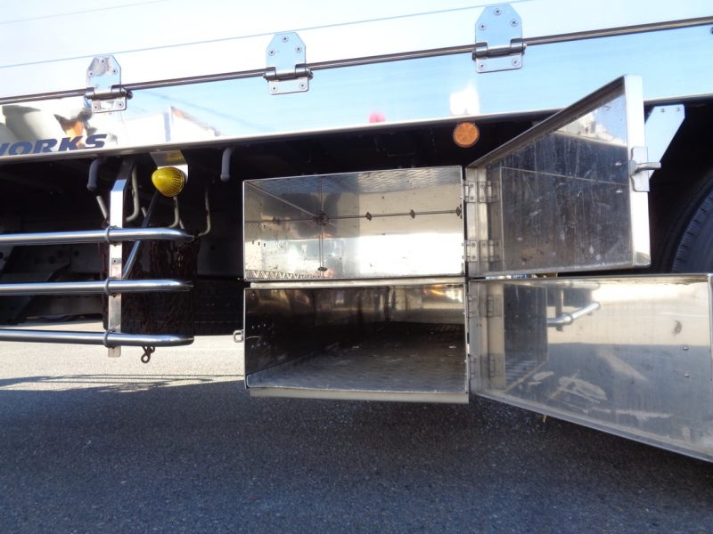 三菱 大型トラック アルミ平エアサス(アイバワークス)ステンレスボデー 画像