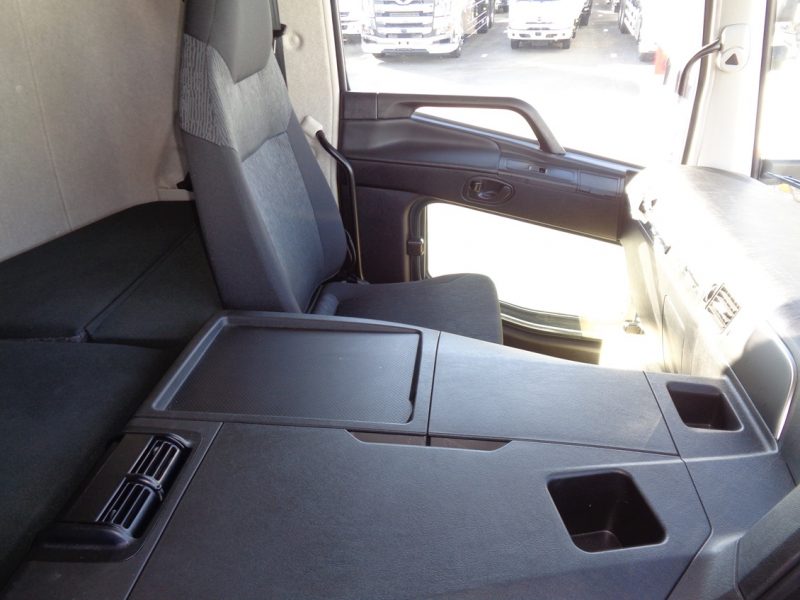 三菱 大型トラック アルミ平エアサス(アイバワークス)ステンレスボデー 画像