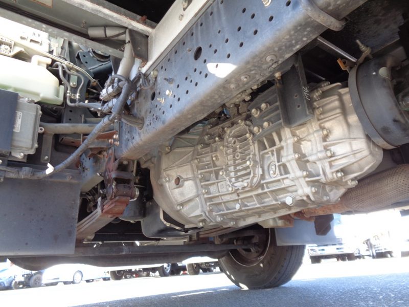 いすゞ 中型トラック 冷凍車PG付 画像