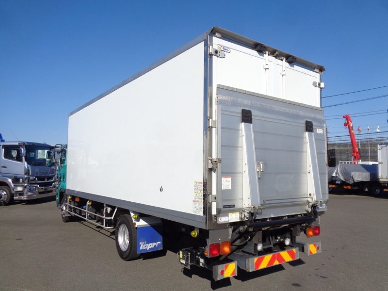 いすゞ 中型トラック 冷凍車PG付 画像