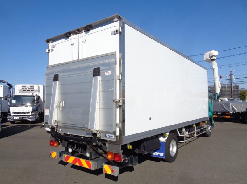 いすゞ 中型トラック 冷凍車PG付 画像