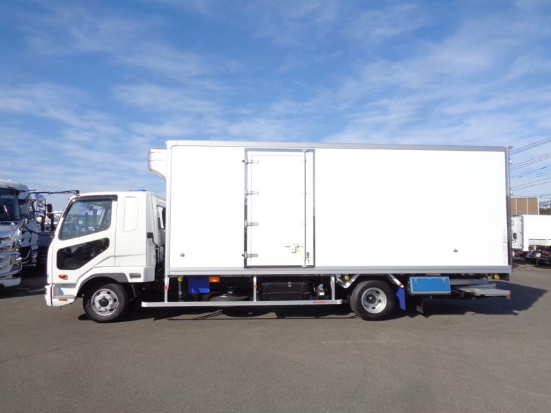 三菱 中型トラック 冷凍車ワイドエアサス格納PG付 画像