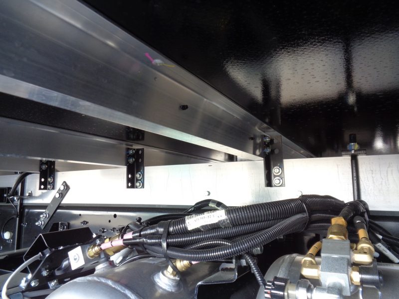 三菱 中型トラック 冷凍車ワイドエアサス格納PG付 画像