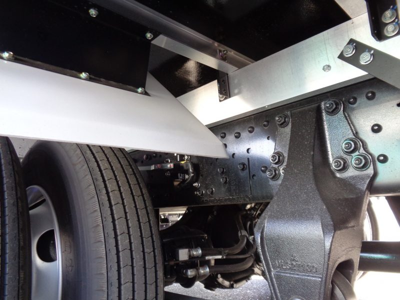 三菱 中型トラック 冷凍車ワイドエアサス格納PG付 画像