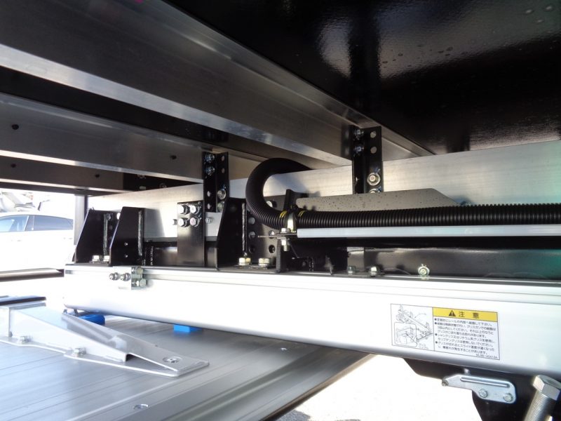 三菱 中型トラック 冷凍車ワイドエアサス格納PG付 画像