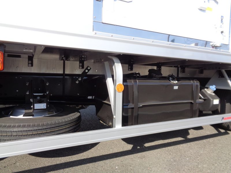 三菱 中型トラック 冷凍車ワイドエアサス格納PG付 画像