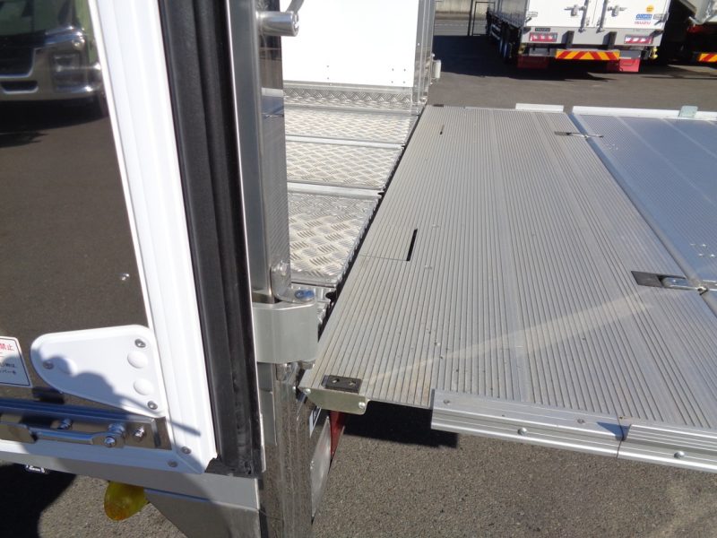 日野 中型トラック 冷凍車ワイドエアサス格納PG付(ジョロダ) 画像