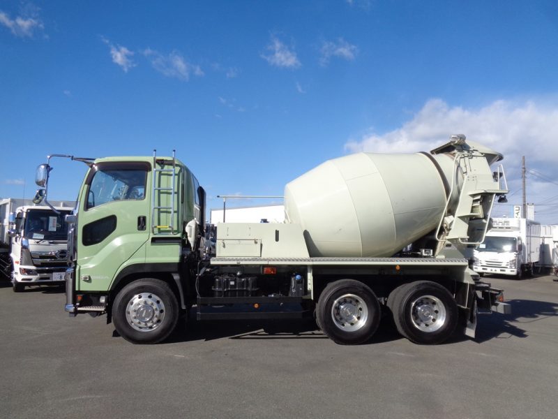 いすゞ 大型トラック ミキサー4.2m3 画像