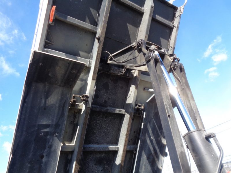 いすゞ 大型トラック ダンプ土砂5.1m 画像