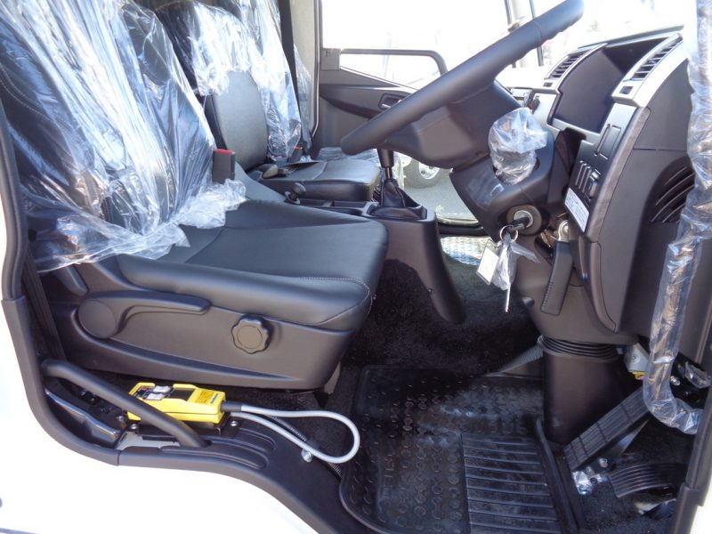 三菱 中型トラック アームロール(スーパーパッケージ) 画像