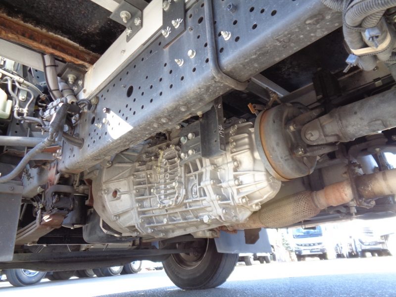 いすゞ 中型トラック 冷凍車PG付 画像