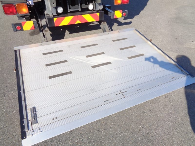 いすゞ 中型トラック 冷凍車PG付 画像