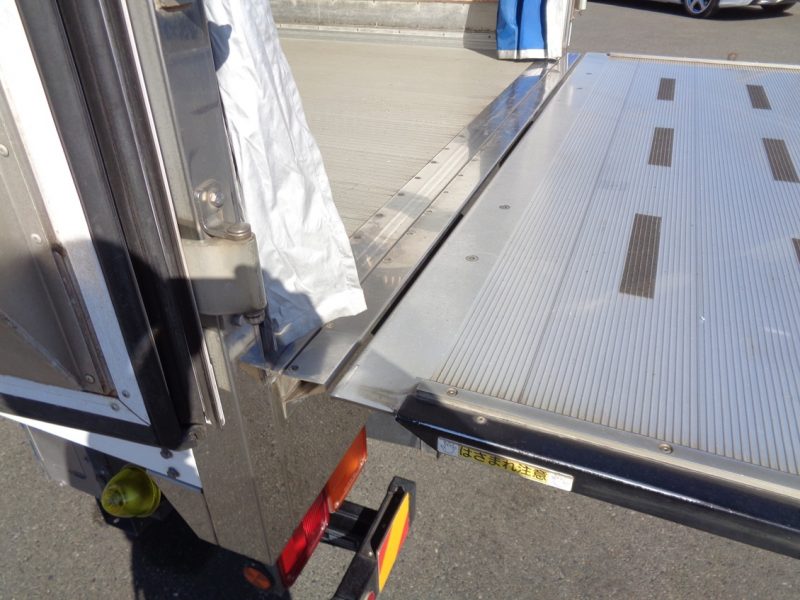 いすゞ 中型トラック 冷凍車PG付 画像