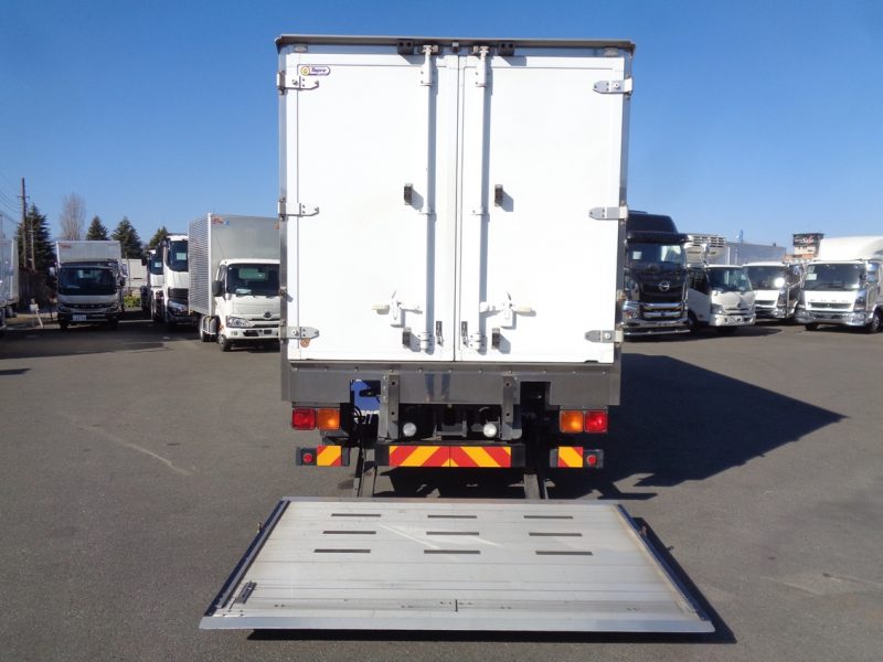 いすゞ 中型トラック 冷凍車PG付 画像