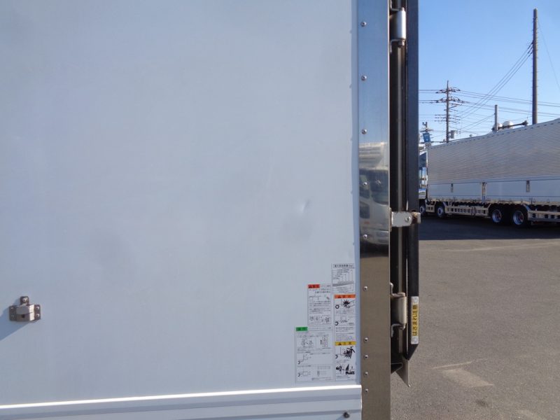 いすゞ 中型トラック 冷凍車PG付 画像