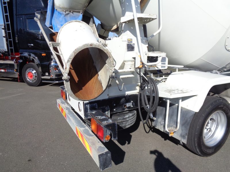 三菱 大型トラック 増tミキサー3.2m3カヤバ 画像