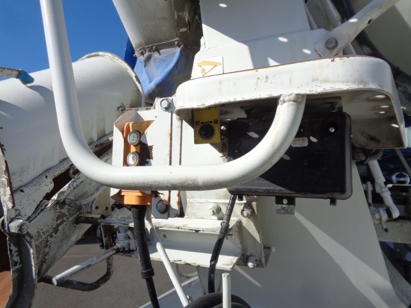 三菱 大型トラック 増tミキサー3.2m3カヤバ 画像