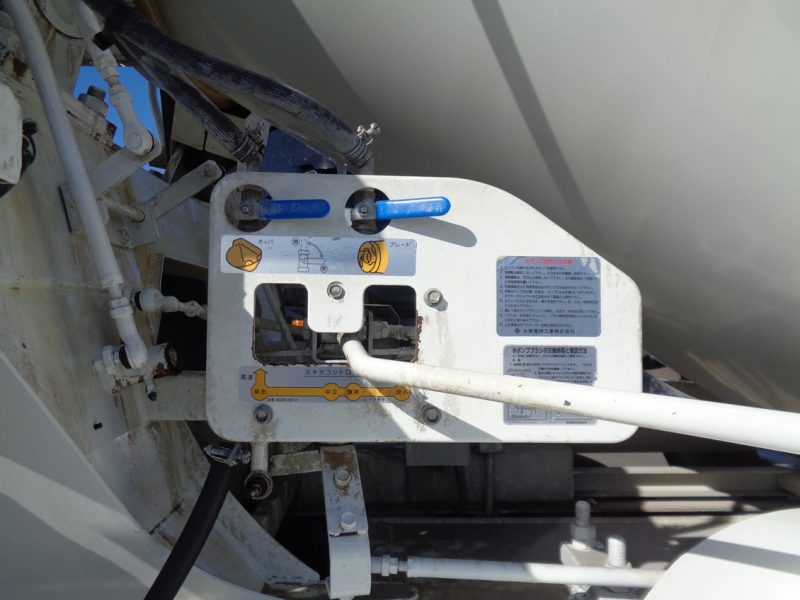 三菱 大型トラック 増tミキサー3.2m3カヤバ 画像