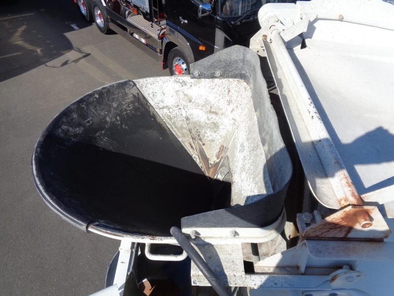 三菱 大型トラック 増tミキサー3.2m3カヤバ 画像