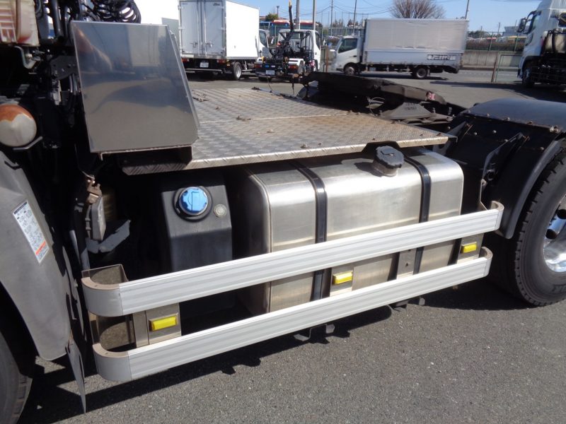 日産UD 大型トラック トラクタエアサスハイルーフ11.6ｔ 画像