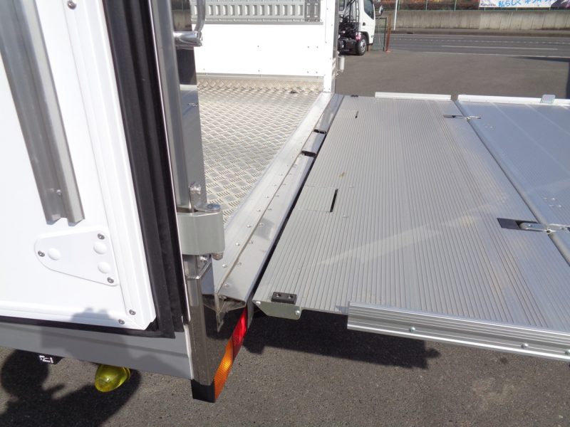 三菱 中型トラック 冷凍車ワイドエアサス格納PG付(スタンバイ) 画像